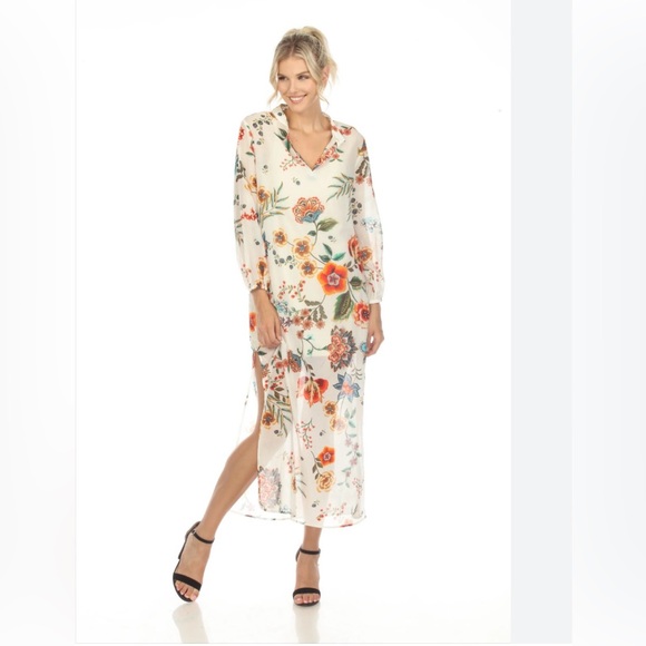 Johnny Was Silk-Blend Maxi
CSW3823BM Ardella Puff Sleeve 
70% Cotton 30% Silk - Picture 1 of 6